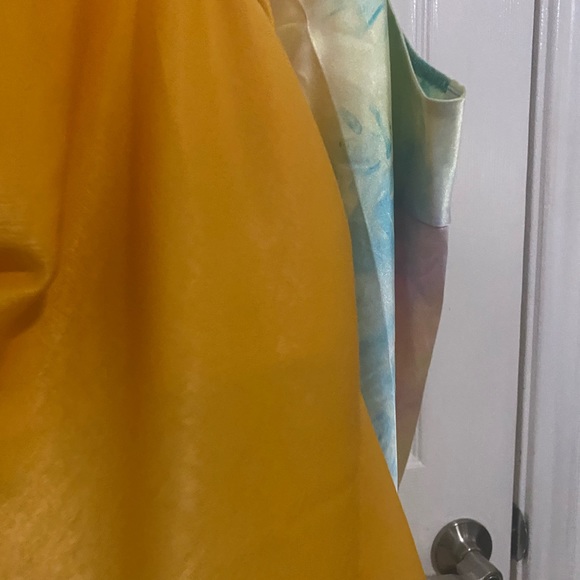 Bundle of two dressy tank tops camisole great for pairing it with a blazer. - Picture 3 of 5